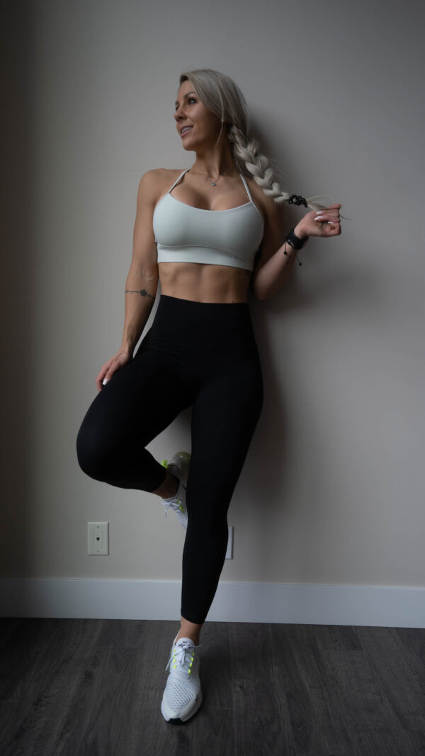 Cropped Bra - Image 9